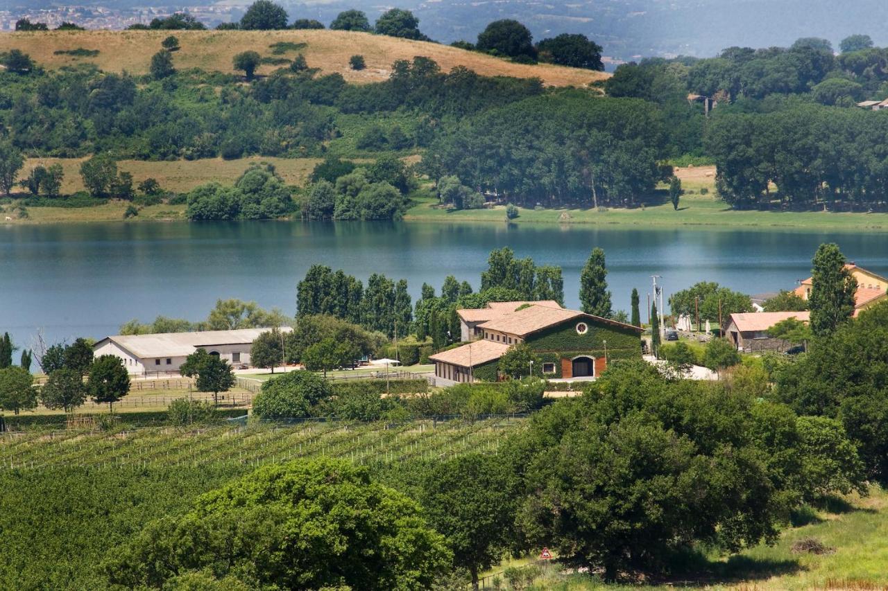 Agriturismo Potrero Grande Sul Lago Di Martignano Con Spiaggia 坎帕尼亚诺·迪罗马 外观 照片